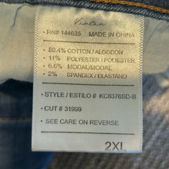 WJ2. Kancan Dark Wash distressed jeans 2XL, 38āW Ins 29ā, R 11ā. - Picture 4 of 4